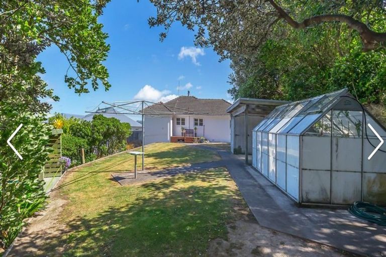 Photo of property in 62 Tannadyce Street, Strathmore Park, Wellington, 6022