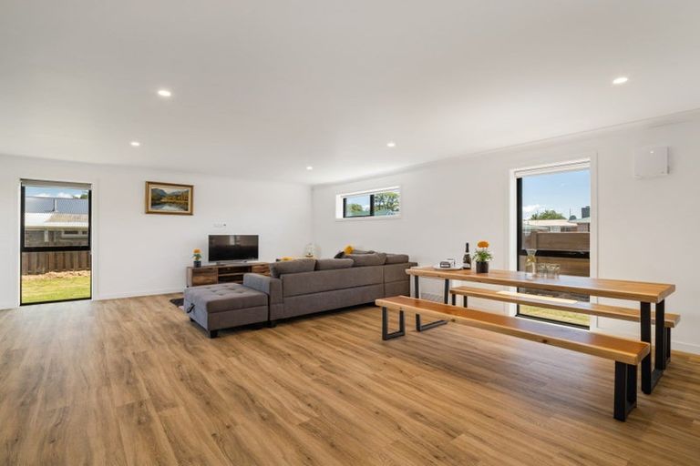 Photo of property in 66 Spenser Street, Milton, 9220