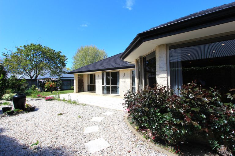 Photo of property in 34 Magnolia Drive, Springlands, Blenheim, 7201