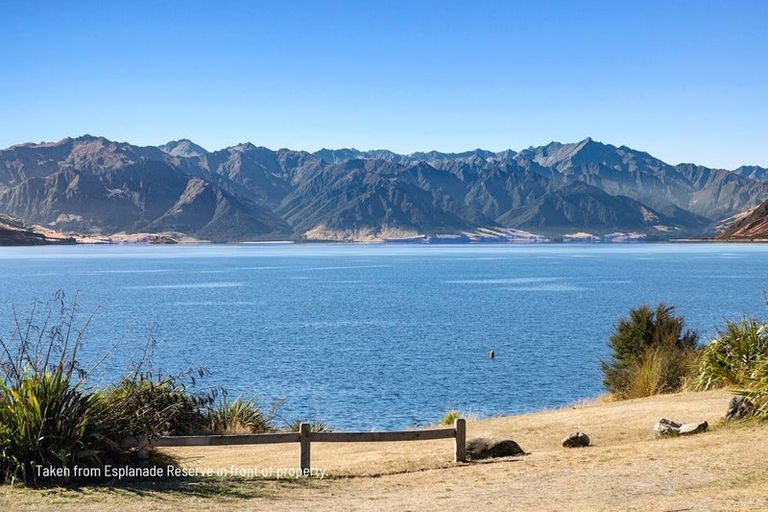 Photo of property in 198 Lakeview Terrace, Lake Hawea, Wanaka, 9382