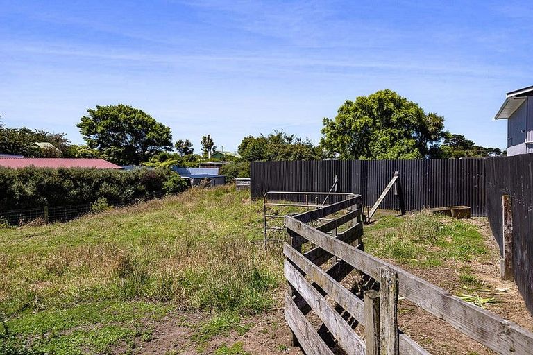 Photo of property in 74 Riemenschneider Street, Manaia, 4612