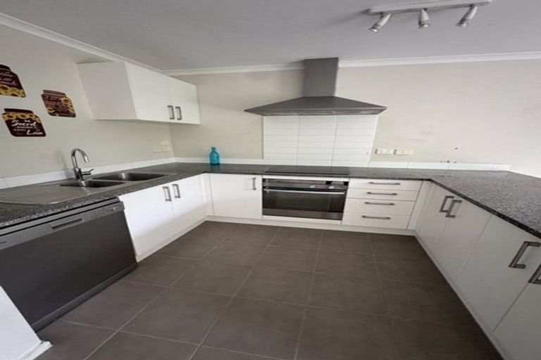 Photo of property in 146c Glengarry Road, Glen Eden, Auckland, 0602