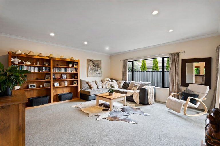 Photo of property in 6 Kirkpatrick Place, Havelock North, 4130