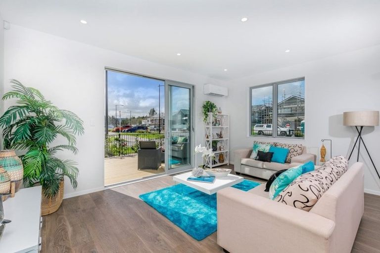 Photo of property in 42 Schoolside Road, Kumeu, 0810