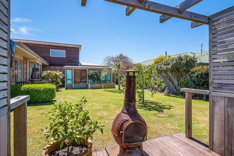 Photo of property in 26 Gandalf Crescent, Paraparaumu, 5032