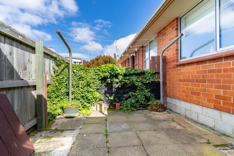 Photo of property in 14a Royal Crescent, Saint Kilda, Dunedin, 9012