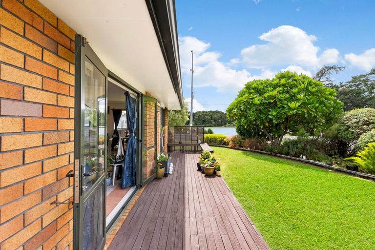 Photo of property in 52 Wattle Farm Road, Wattle Downs, Auckland, 2103