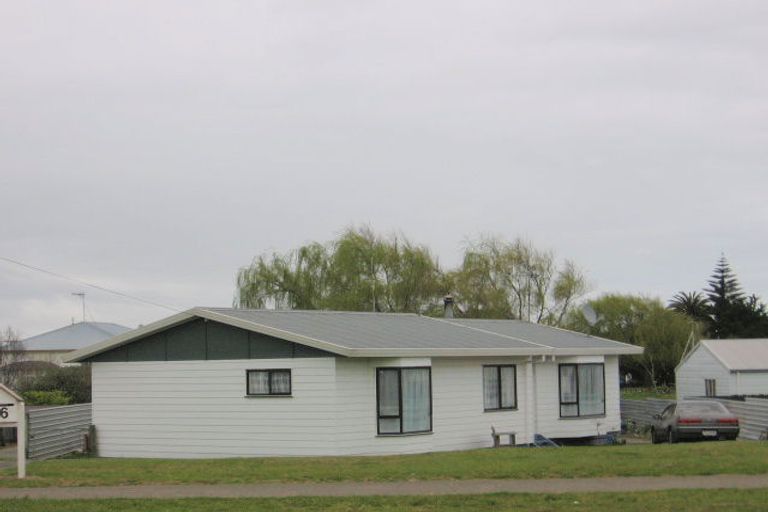 Photo of property in 58 Avenue Road, Foxton, 4814