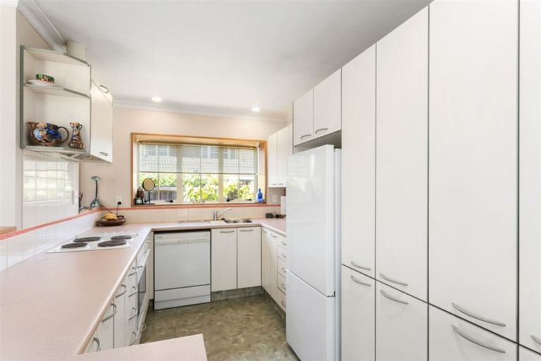 Photo of property in 15 Tavistock Place, Russley, Christchurch, 8042