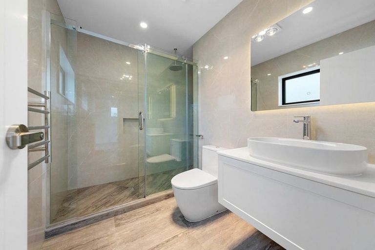 Photo of property in 41 Golf Road, New Lynn, Auckland, 0600