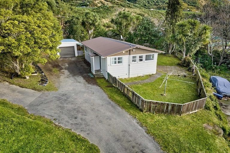 Photo of property in 130 Sievers Grove, Cannons Creek, Porirua, 5024