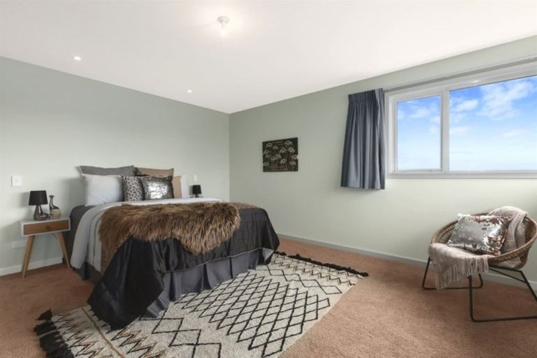 Photo of property in 135 Endeavour Drive, Whitby, Porirua, 5024