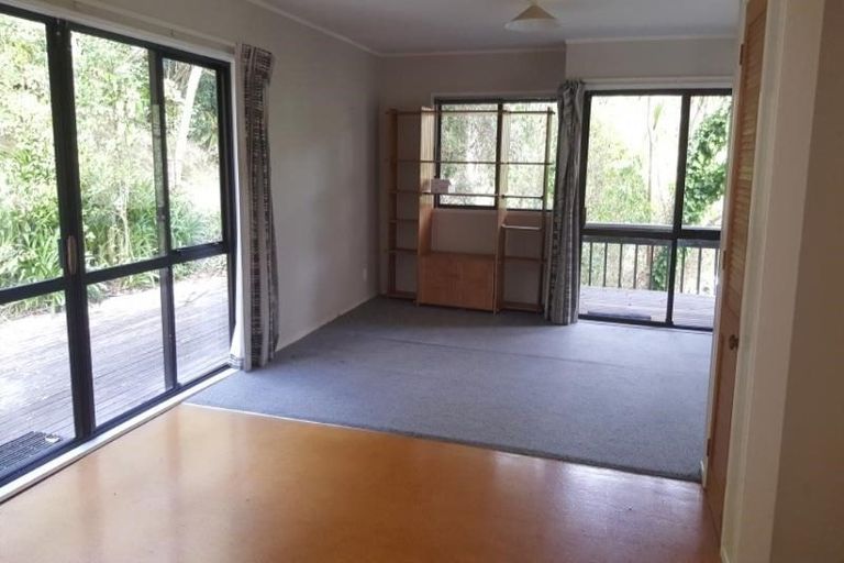 Photo of property in 104 Balmain Road, Chatswood, Auckland, 0626