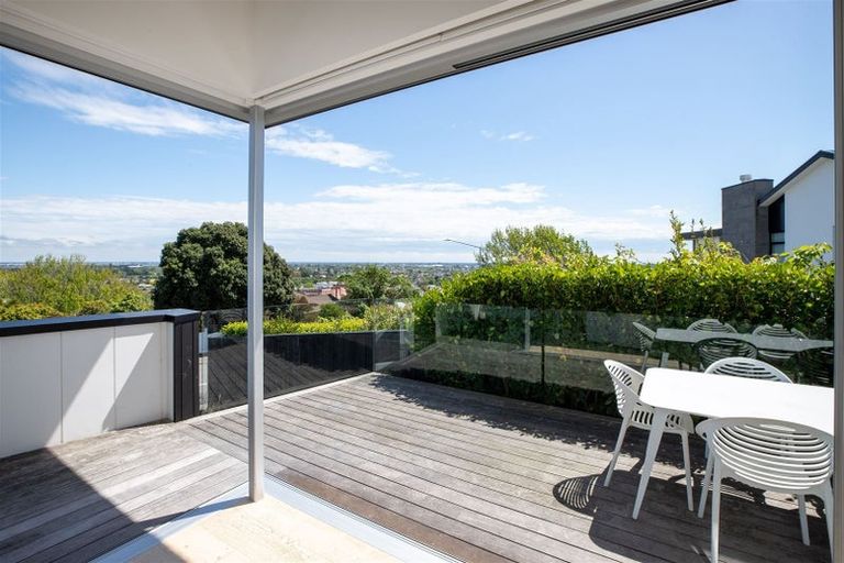 Photo of property in 39 Hackthorne Road, Cashmere, Christchurch, 8022