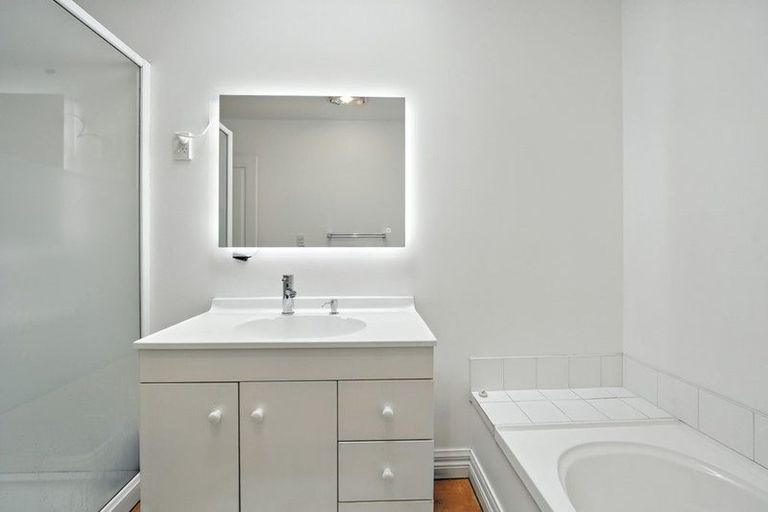 Photo of property in 43 Parade Court, Addington, Christchurch, 8024