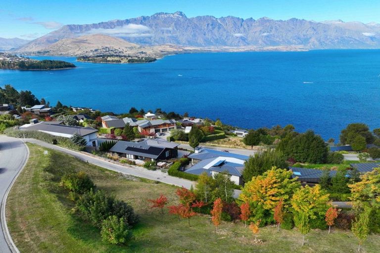 Photo of property in 2 Hanley Lane, Fernhill, Queenstown, 9300