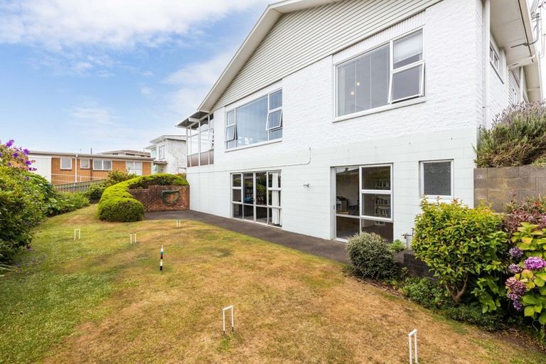 Photo of property in 7 Waimea Street, Westown, New Plymouth, 4310