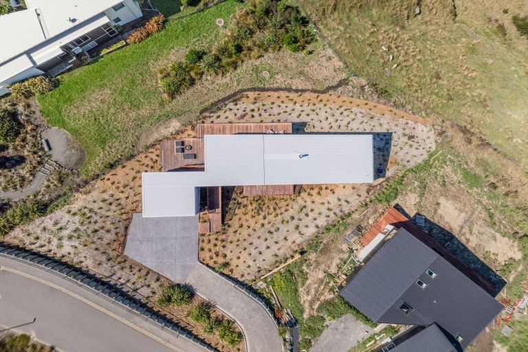 Photo of property in 1 Oxenhope Road, Richmond Hill, Christchurch, 8081