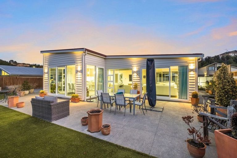 Photo of property in 61 James Cook Drive, Whitby, Porirua, 5024