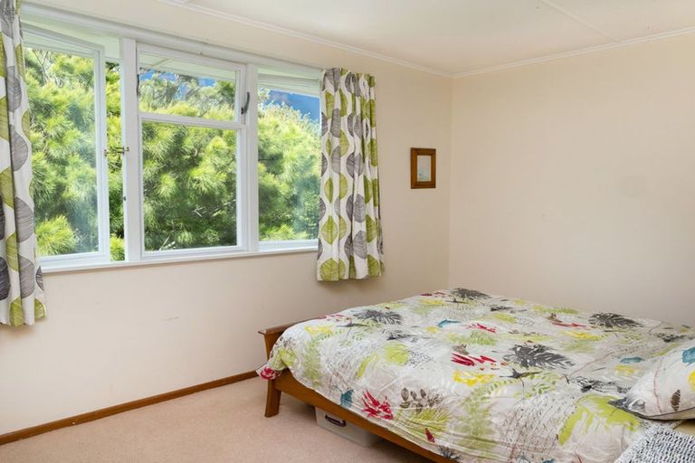 Photo of property in 165 Castor Crescent, Cannons Creek, Porirua, 5024