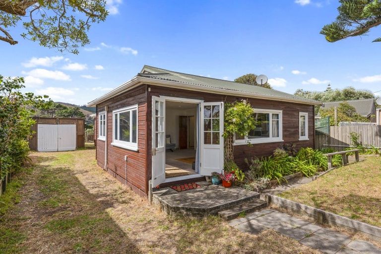 Photo of property in 18 Forest Lane, Raumati South, Paraparaumu, 5032