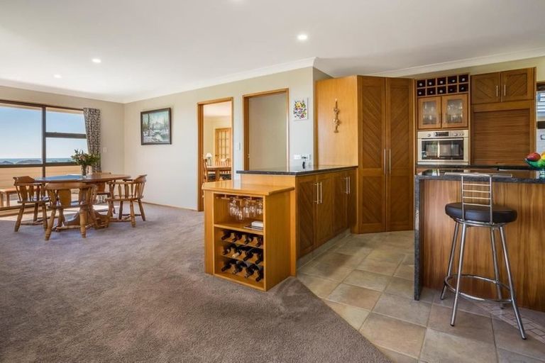 Photo of property in 243 Huia Street, Waikanae, 5391