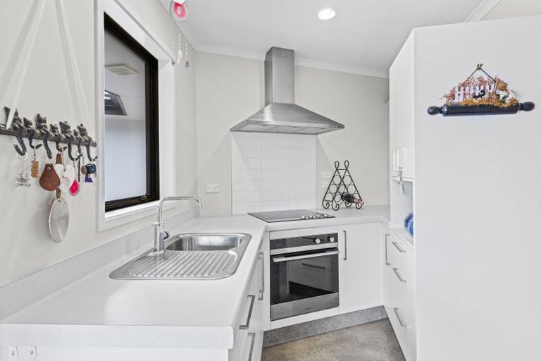 Photo of property in 51 Owles Terrace, New Brighton, Christchurch, 8061