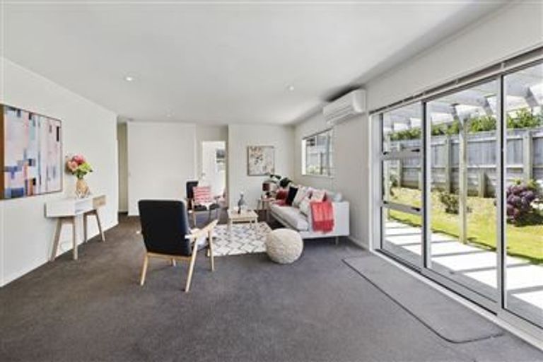 Photo of property in 14 Peel Lane, Aotea, Porirua, 5024