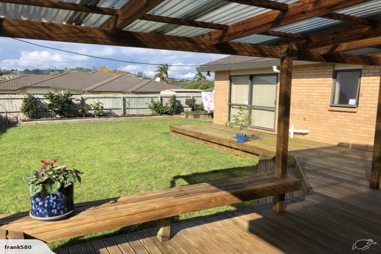 Photo of property in 15 Belcoo Crescent, East Tamaki, Auckland, 2013