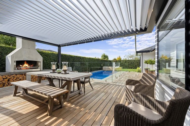 Photo of property in 33 Pohutukawa Parade, Riverhead, 0820