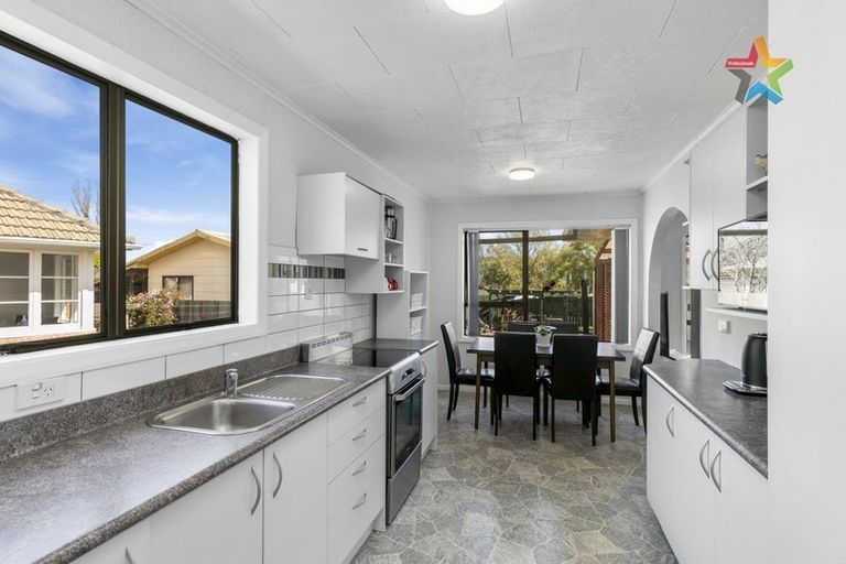 Photo of property in 195 Waddington Drive, Naenae, Lower Hutt, 5011