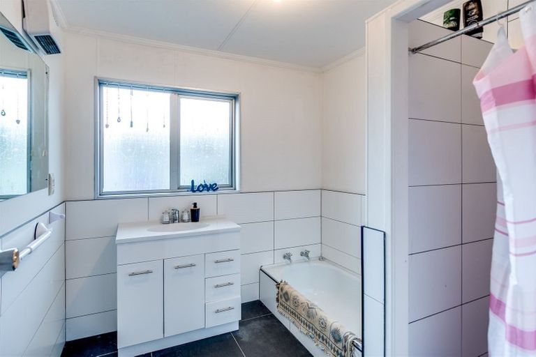 Photo of property in 2 Jellicoe Place, Tamatea, Napier, 4112