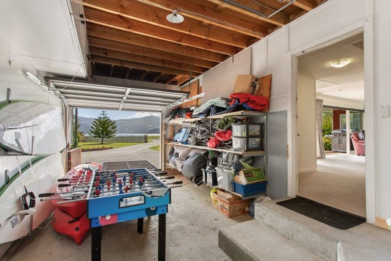 Photo of property in 10 Takamatua Beach Road, Takamatua, Akaroa, 7581