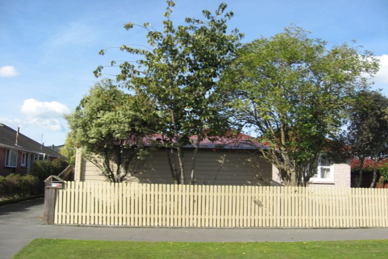 Photo of property in 2/7 Solway Avenue, Ilam, Christchurch, 8041