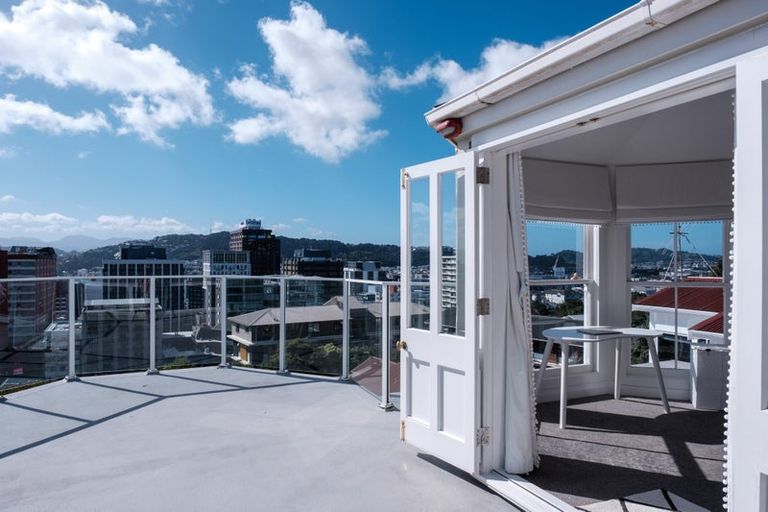 Photo of property in 32 Talavera Terrace, Kelburn, Wellington, 6012