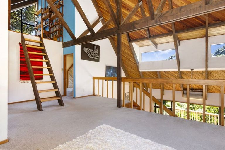 Photo of property in 30 Ngaumatau Road, Point Howard, Lower Hutt, 5013