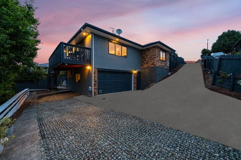 Photo of property in 15 Zefiro Drive, Massey, Auckland, 0614