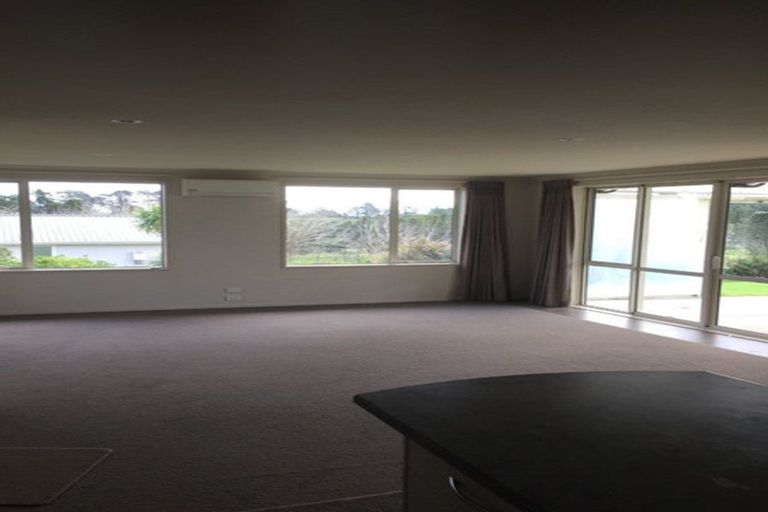 Photo of property in 24 Te Arai Point Road, Te Arai, Wellsford, 0975