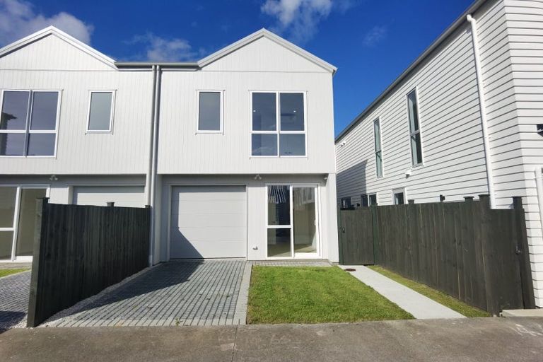 Photo of property in 6 Yellow Pear Lane, Karaka, 2578