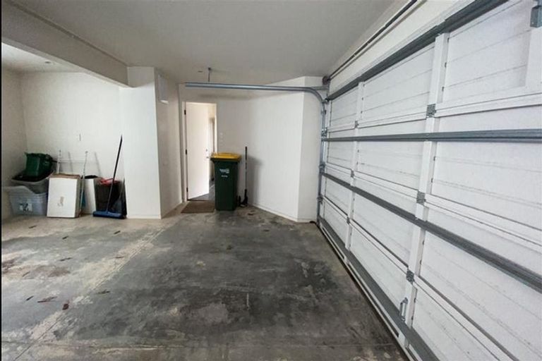 Photo of property in 1/43 Castor Bay Road, Castor Bay, Auckland, 0620