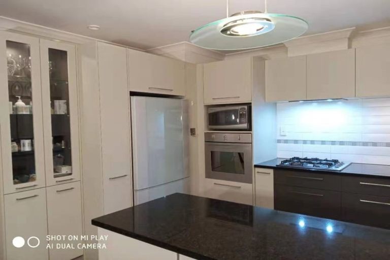 Photo of property in 1/70 Highland Park Drive, Highland Park, Auckland, 2010