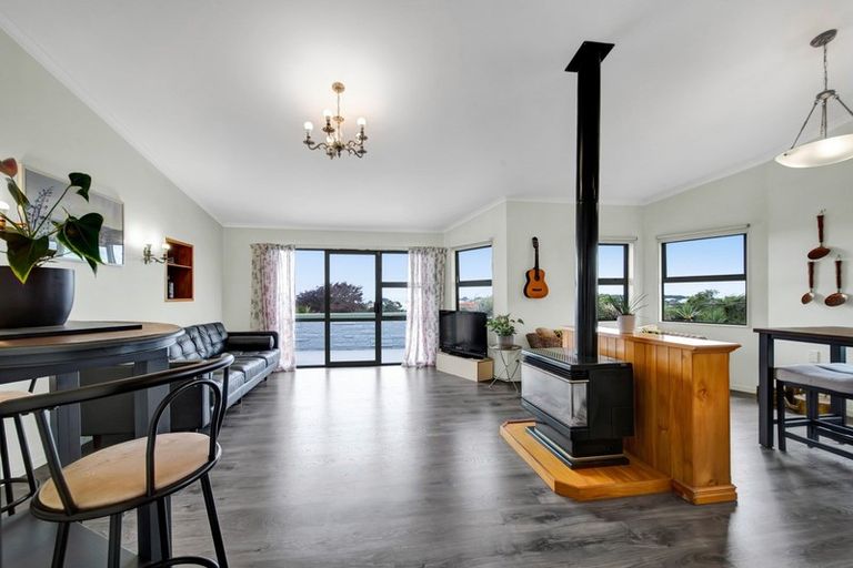 Photo of property in 339a Devon Street West, New Plymouth, 4310