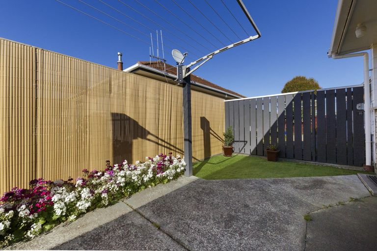 Photo of property in 1/28 Wood Street, Takaro, Palmerston North, 4410