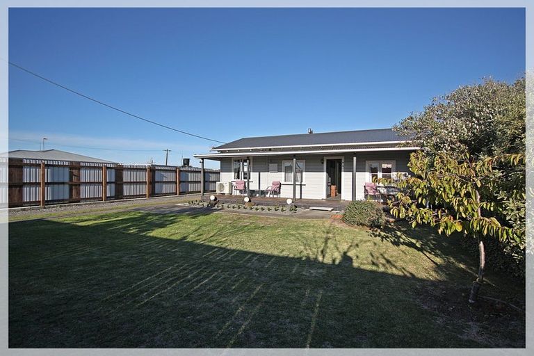 Photo of property in 27 Punga Street, Tangimoana, 4822