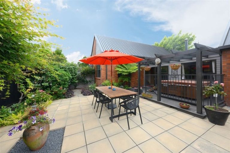 Photo of property in 27 Strathean Avenue, Avonhead, Christchurch, 8042