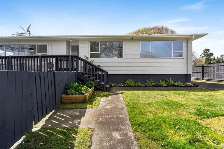 Photo of property in 14 Chantal Place, Red Hill, Papakura, 2110