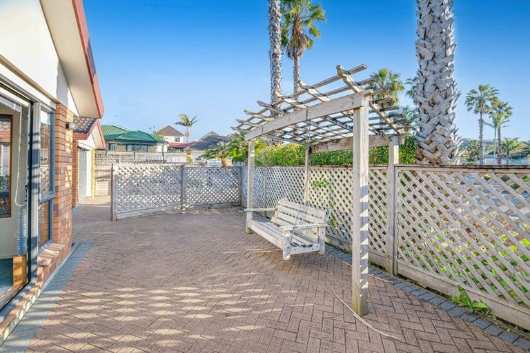 Photo of property in 10 Angel Way, Stanmore Bay, Whangaparaoa, 0932