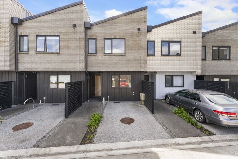 Photo of property in 11/28 Westgate Drive, Westgate, Auckland, 0614
