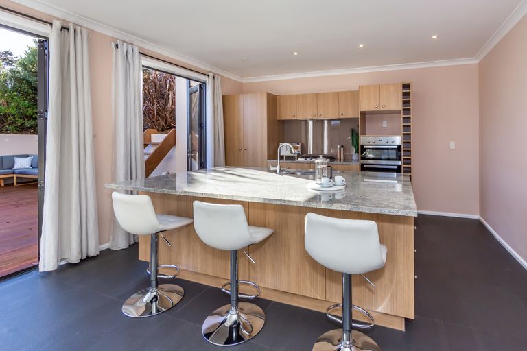 Photo of property in 36 Rockview Place, Mount Pleasant, Christchurch, 8081