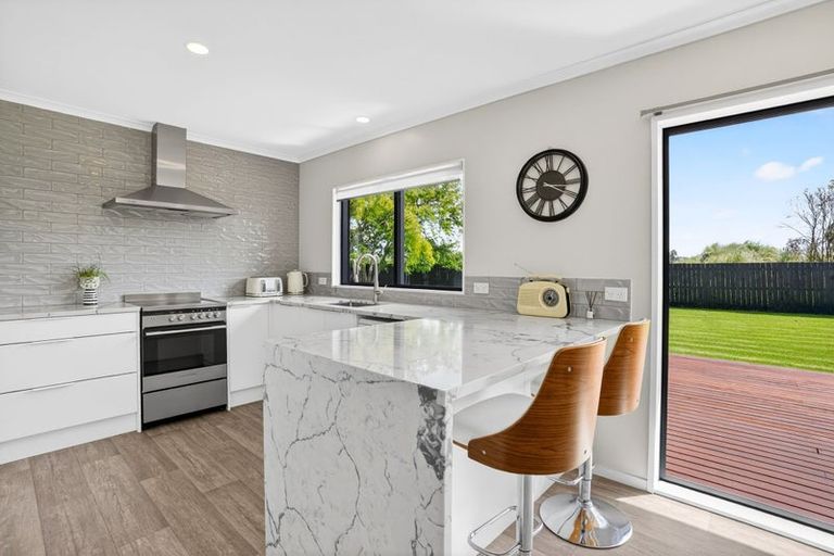 Photo of property in 23 Raabia Close, Parakai, 0830